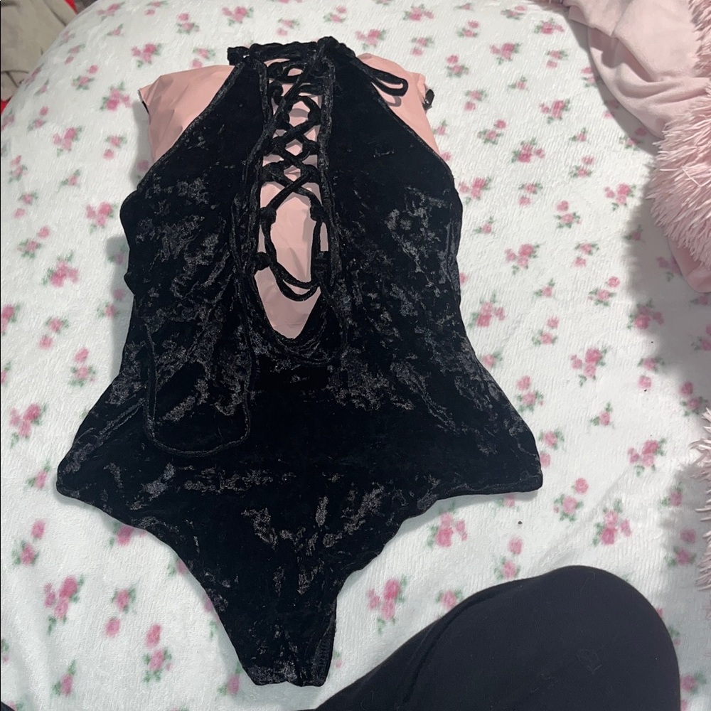 I Heart Raves  Black Velvet Lace-Up Bodysuit - Picture 4 of 6